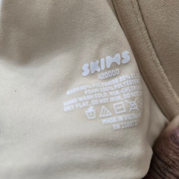 NWT SKIMS Women's Beige Fits Everybody T-Shirt Demi Bra Scoop Solid Size 42 DDDD - Picture 4 of 4